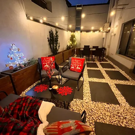 Opera Theatre With A Courtyard Appartamento