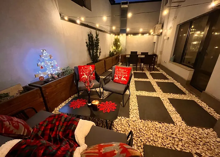 Opera Theatre With A Courtyard Appartement